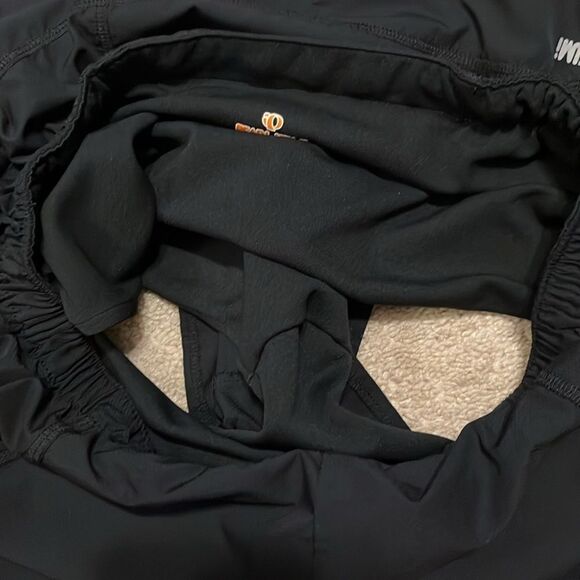 PEARL IZUMI ELITE  WOMEN’S SIZE MEDIUM ATHLETIC SHORTS - Picture 6 of 6